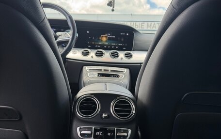 Mercedes-Benz E-Класс, 2021 год, 5 500 000 рублей, 12 фотография