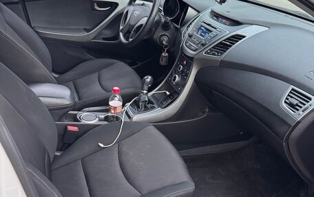 Hyundai Elantra V, 2015 год, 920 000 рублей, 10 фотография
