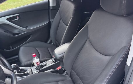 Hyundai Elantra V, 2015 год, 920 000 рублей, 11 фотография