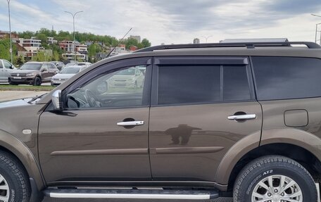 Mitsubishi Pajero Sport II рестайлинг, 2014 год, 2 300 000 рублей, 2 фотография