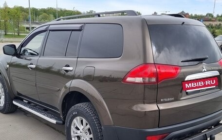 Mitsubishi Pajero Sport II рестайлинг, 2014 год, 2 300 000 рублей, 3 фотография