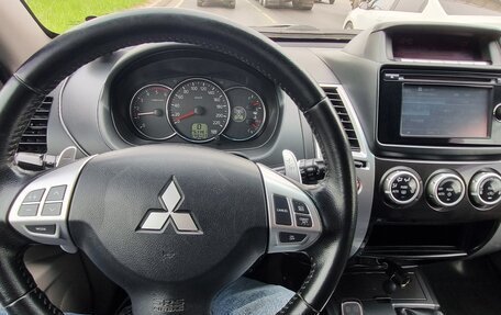 Mitsubishi Pajero Sport II рестайлинг, 2014 год, 2 300 000 рублей, 13 фотография