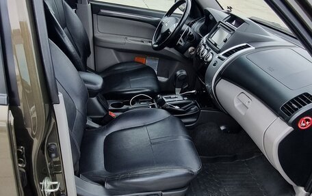 Mitsubishi Pajero Sport II рестайлинг, 2014 год, 2 300 000 рублей, 22 фотография