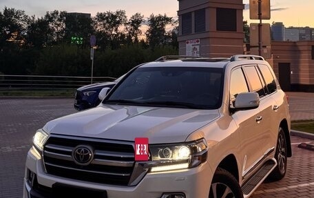 Toyota Land Cruiser 200, 2019 год, 10 000 000 рублей, 4 фотография