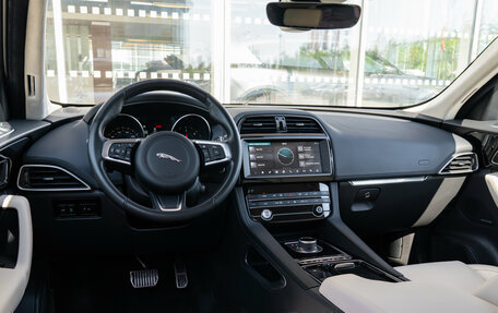 Jaguar F-Pace, 2019 год, 3 300 000 рублей, 11 фотография