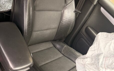 Audi A4, 2006 год, 300 000 рублей, 10 фотография