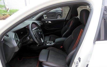 BMW 1 серия, 2023 год, 2 200 000 рублей, 4 фотография