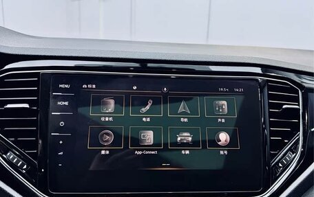 Volkswagen T-Roc I, 2021 год, 1 440 000 рублей, 13 фотография