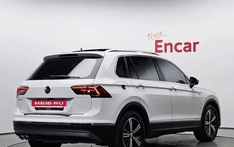 Volkswagen Tiguan II, 2020 год, 2 190 007 рублей, 2 фотография