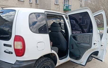Chevrolet Niva I рестайлинг, 2003 год, 300 000 рублей, 4 фотография