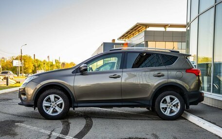 Toyota RAV4, 2015 год, 1 988 000 рублей, 4 фотография