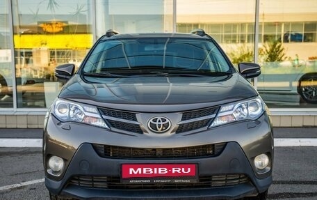 Toyota RAV4, 2015 год, 1 988 000 рублей, 2 фотография