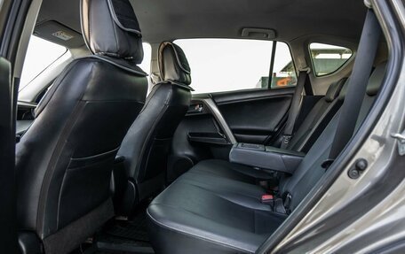 Toyota RAV4, 2015 год, 1 988 000 рублей, 28 фотография