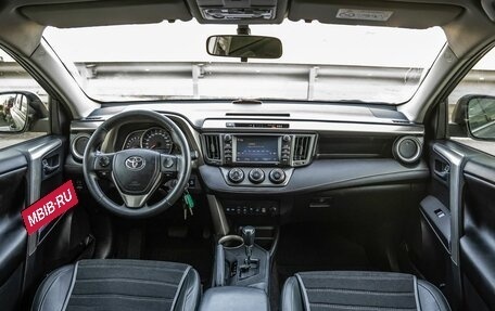 Toyota RAV4, 2015 год, 1 988 000 рублей, 13 фотография