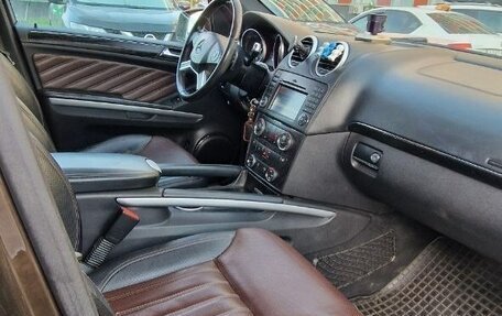 Mercedes-Benz GL-Класс, 2012 год, 1 900 000 рублей, 7 фотография