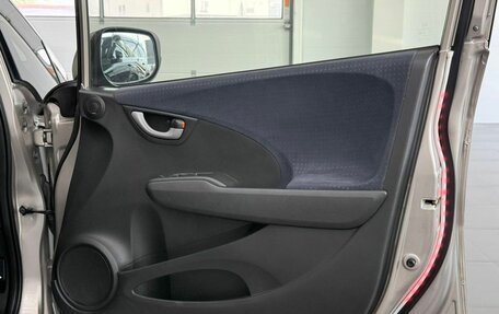 Honda Fit III, 2010 год, 699 000 рублей, 7 фотография