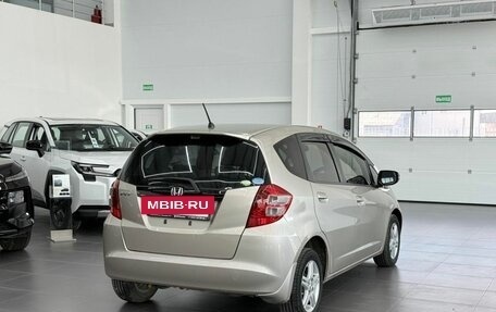Honda Fit III, 2010 год, 699 000 рублей, 4 фотография