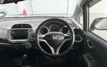 Honda Fit III, 2010 год, 699 000 рублей, 15 фотография