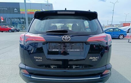 Toyota RAV4, 2018 год, 2 500 000 рублей, 6 фотография
