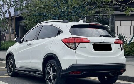 Honda Vezel, 2022 год, 1 268 000 рублей, 3 фотография