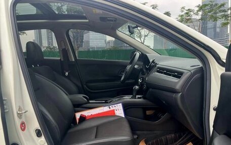 Honda Vezel, 2022 год, 1 268 000 рублей, 12 фотография