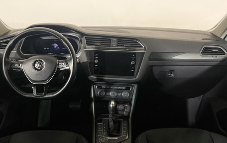 Volkswagen Tiguan II, 2016 год, 2 477 000 рублей, 13 фотография