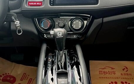 Honda Vezel, 2022 год, 1 268 000 рублей, 10 фотография