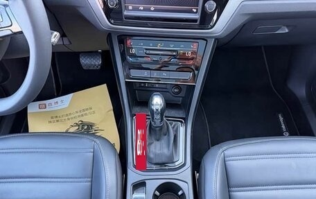 Volkswagen Touran III, 2021 год, 1 890 000 рублей, 8 фотография