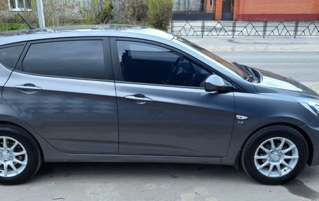 Hyundai Solaris II рестайлинг, 2013 год, 660 000 рублей, 2 фотография