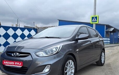 Hyundai Solaris II рестайлинг, 2013 год, 660 000 рублей, 6 фотография