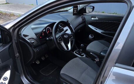 Hyundai Solaris II рестайлинг, 2013 год, 660 000 рублей, 14 фотография