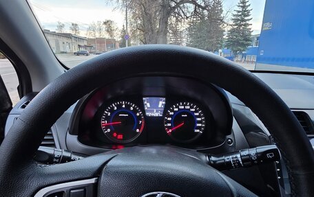Hyundai Solaris II рестайлинг, 2013 год, 660 000 рублей, 13 фотография