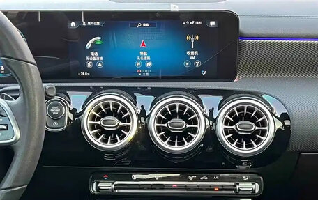 Mercedes-Benz A-Класс, 2019 год, 1 350 000 рублей, 9 фотография