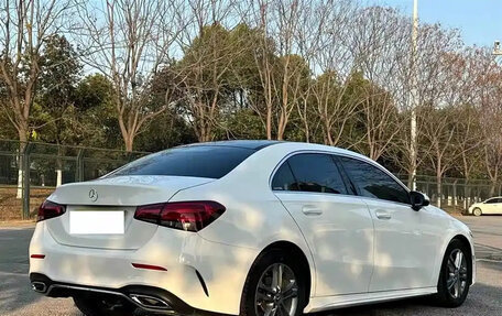 Mercedes-Benz A-Класс, 2019 год, 1 350 000 рублей, 4 фотография