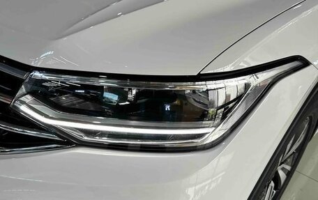 Volkswagen Tiguan II, 2023 год, 3 868 000 рублей, 13 фотография
