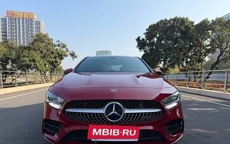 Mercedes-Benz A-Класс, 2021 год, 1 580 000 рублей, 2 фотография