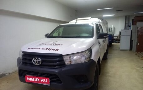 Toyota Hilux VIII, 2017 год, 1 799 000 рублей, 1 фотография
