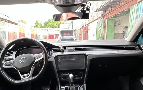 Volkswagen Passat B8 рестайлинг, 2020 год, 3 850 000 рублей, 20 фотография