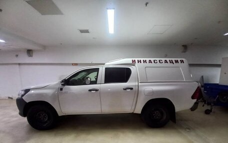Toyota Hilux VIII, 2017 год, 1 799 000 рублей, 3 фотография