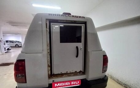 Toyota Hilux VIII, 2017 год, 1 799 000 рублей, 4 фотография