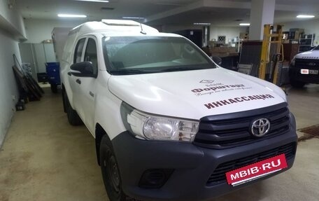 Toyota Hilux VIII, 2017 год, 1 799 000 рублей, 20 фотография