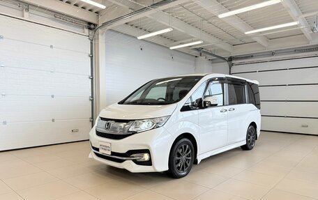Honda Stepwgn IV, 2015 год, 1 999 000 рублей, 2 фотография