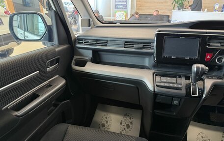 Honda Stepwgn IV, 2015 год, 1 999 000 рублей, 14 фотография
