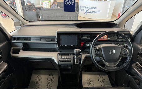Honda Stepwgn IV, 2015 год, 1 999 000 рублей, 16 фотография