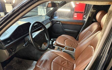 Mercedes-Benz E-Класс, 1993 год, 449 000 рублей, 6 фотография