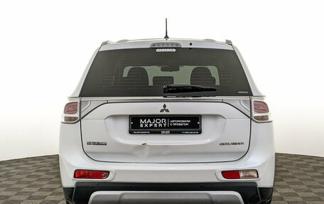 Mitsubishi Outlander III рестайлинг 3, 2014 год, 1 600 750 рублей, 6 фотография