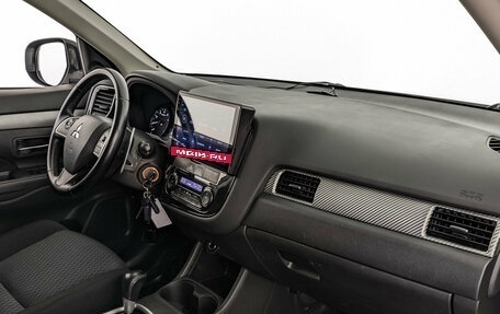 Mitsubishi Outlander III рестайлинг 3, 2014 год, 1 600 750 рублей, 13 фотография