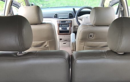 Nissan Prairie III, 2002 год, 380 000 рублей, 6 фотография