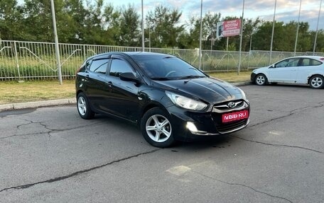 Hyundai Solaris II рестайлинг, 2013 год, 700 000 рублей, 1 фотография