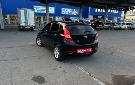 Hyundai Solaris II рестайлинг, 2013 год, 700 000 рублей, 2 фотография